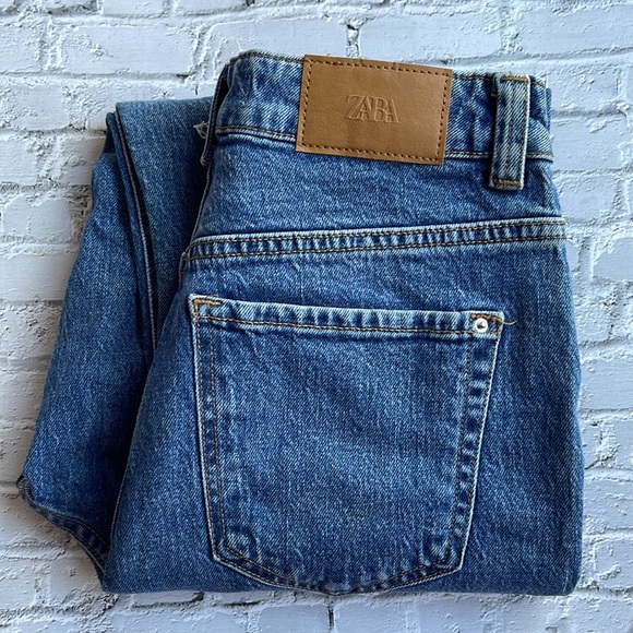 Zara Denim - ZARA | High waisted distressed hem jeans